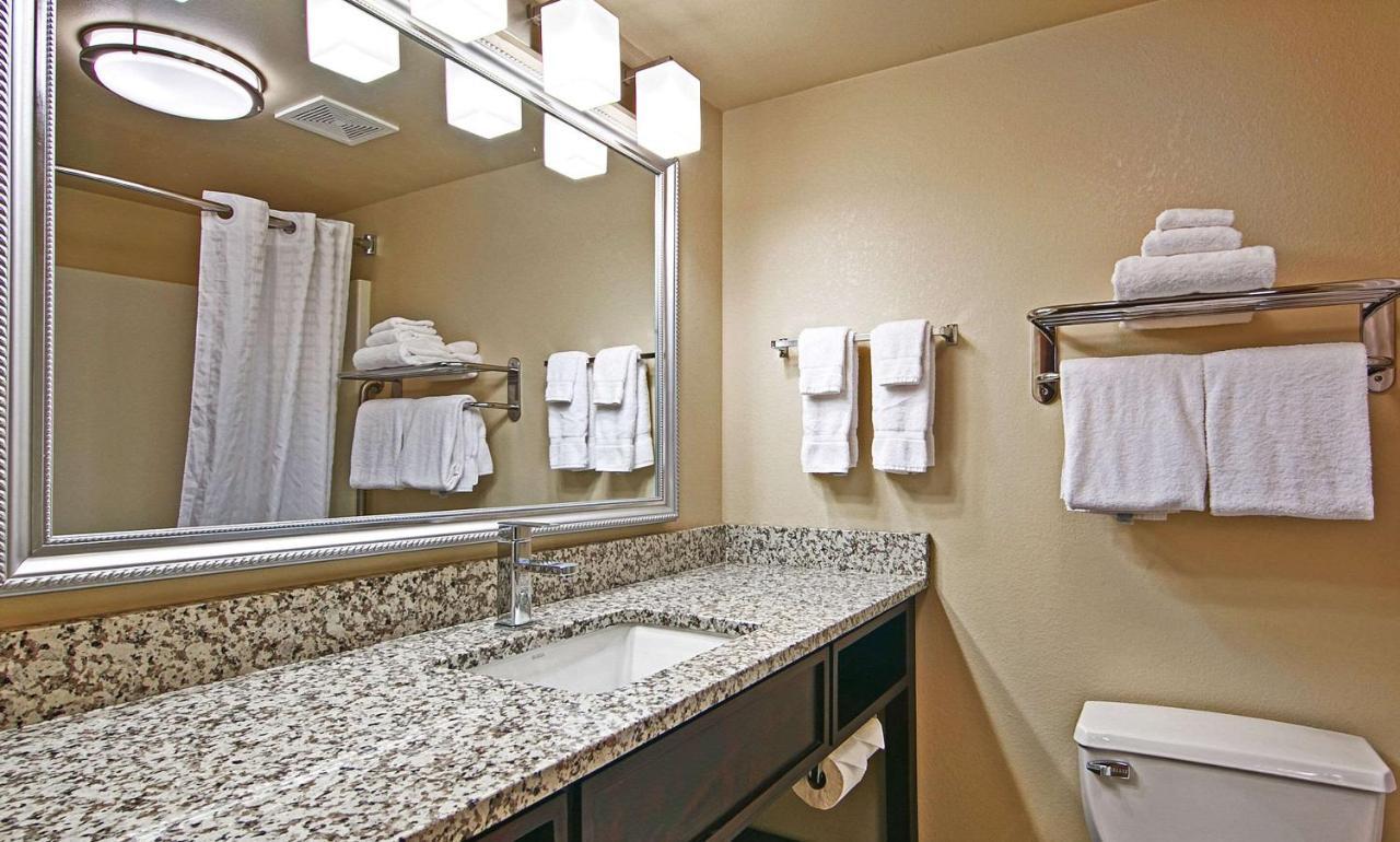 Comfort Inn & Suites Copley Akron Екстериор снимка