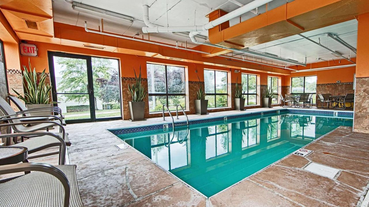 Comfort Inn & Suites Copley Akron Екстериор снимка