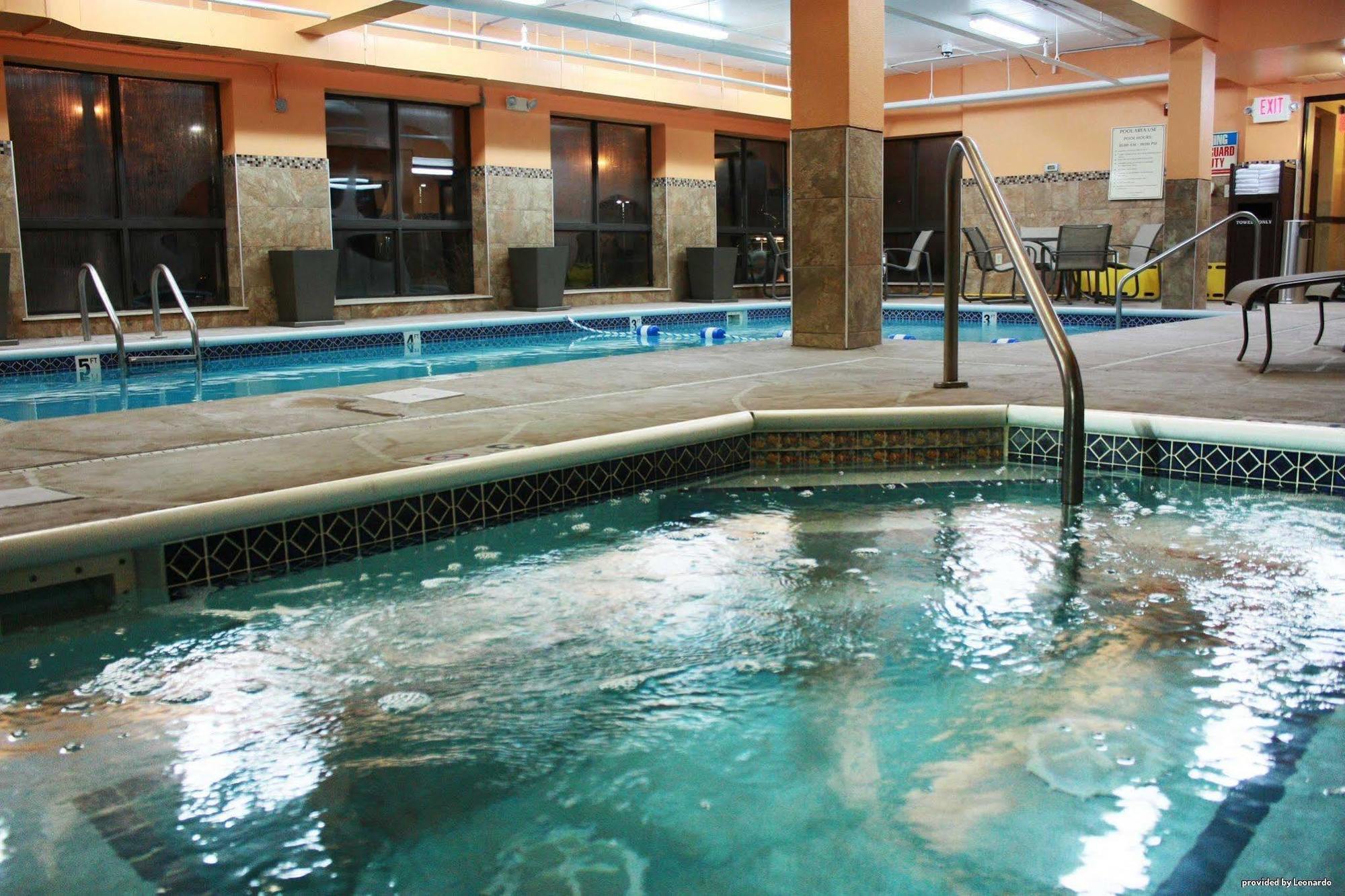 Comfort Inn & Suites Copley Akron Екстериор снимка